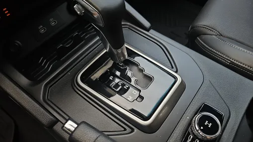 KGM / SSANGYONG Musso Musso Grand 2.2 e-XDi Adventure 4WD aut