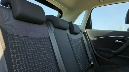 VOLKSWAGEN Polo -