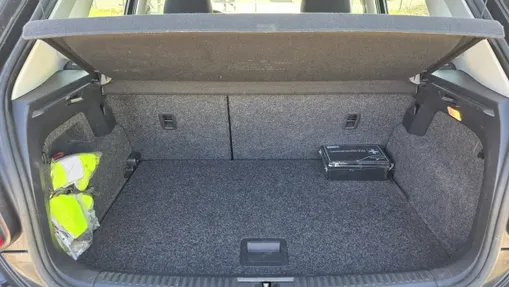 VOLKSWAGEN Polo -