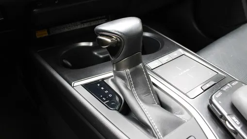 LEXUS UX UX 250h GPF Business Edition 2WD