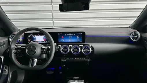 MERCEDES-BENZ CLA CLA 200 AMG Line 7G-DCT