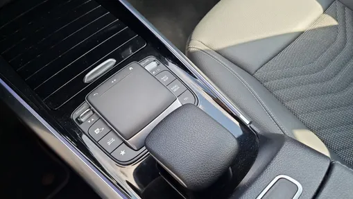MERCEDES-BENZ EQA EQA 300 66.5kWh 4-Matic Progressive