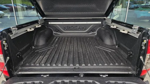 NISSAN Navara Navara 2.3 dCi Tekna aut