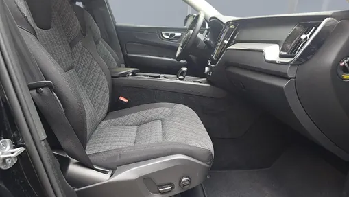 VOLVO XC60 XC60 B4 B Essential aut