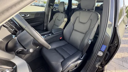 VOLVO XC60 XC60 T6 Plug-In Hybrid AWD Plus Dark aut