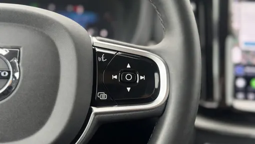 VOLVO XC60 XC60 B5 B AWD Plus Dark aut