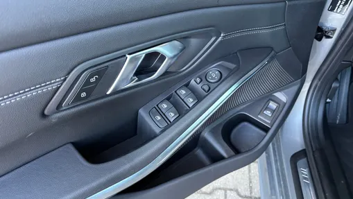 BMW Seria 3 330i xDrive M Sport sport-aut