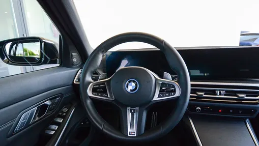 BMW Seria 3 330e xDrive M Sport sport-aut
