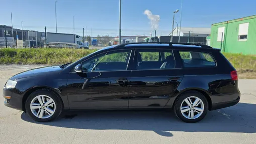 VOLKSWAGEN Passat -