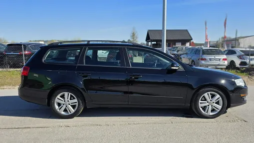 VOLKSWAGEN Passat -