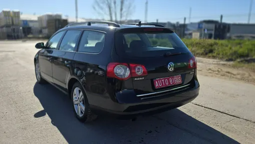 VOLKSWAGEN Passat -