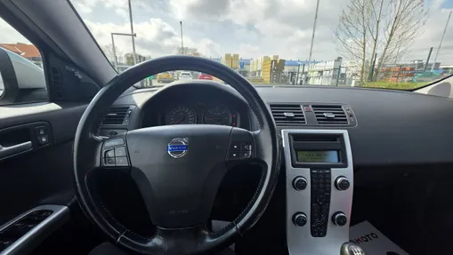 VOLVO V50 -