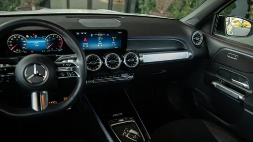 MERCEDES-BENZ GLB GLB 220 mHEV 4-Matic AMG Line 8G-DCT