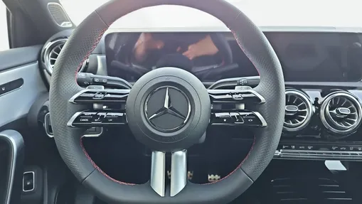 MERCEDES-BENZ A Klasa A 250 e PHEV AMG Line 8G-DCT