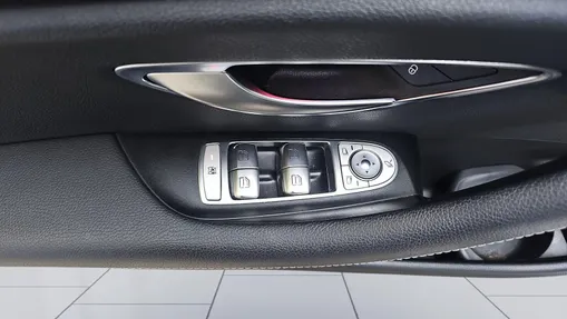 MERCEDES-BENZ E Klasa E 220 d 4-Matic