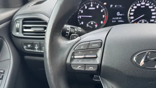 HYUNDAI i30 i30 1.0 T-GDI Smart DCT