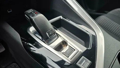 PEUGEOT 5008 5008 1.6 BlueHDI Allure S&S EAT6