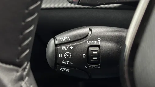 PEUGEOT 2008 2008 PureTech 130 Allure S&S EAT8