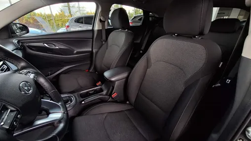 HYUNDAI i30 i30 Fastback 1.5 T-GDI 48V Smart DCT