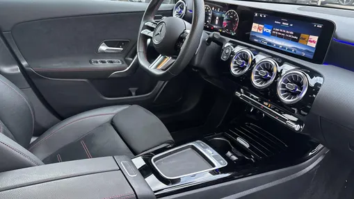 MERCEDES-BENZ A Klasa A 200 AMG Line 7G-DCT