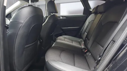 KIA Cee'd Ceed 1.6 GDI PHEV L DCT