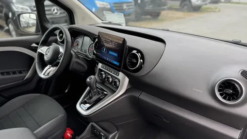 MERCEDES-BENZ T klasa T 180 Progressive aut Nowy