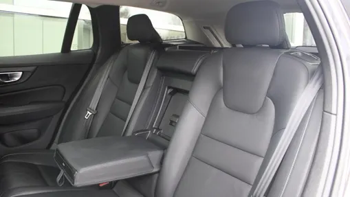 VOLVO V60 V60 B4 D Plus Dark aut