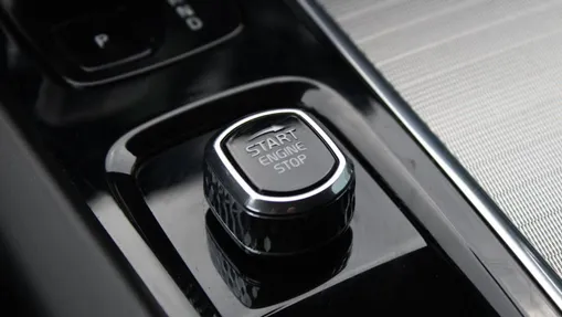 VOLVO V60 V60 B4 D Plus Dark aut