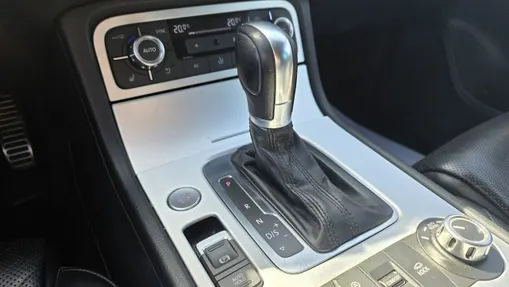 VOLKSWAGEN Touareg -