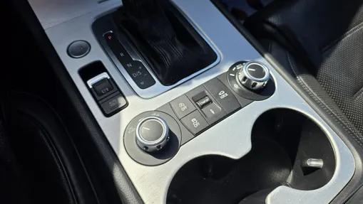 VOLKSWAGEN Touareg -
