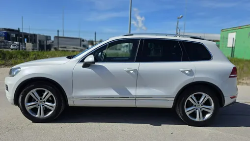 VOLKSWAGEN Touareg -