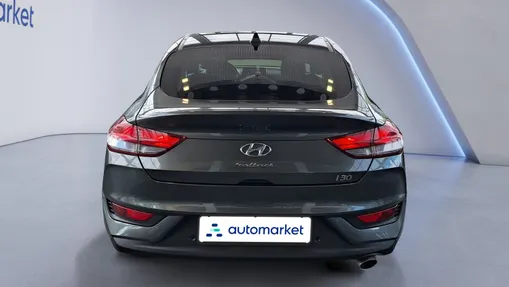 HYUNDAI i30 i30 Fastback 1.5 T-GDI 48V Smart DCT