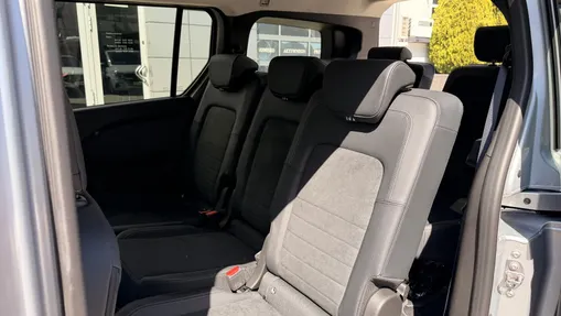 MERCEDES-BENZ T klasa T 180 Progressive (ekstra dł) aut Nowy