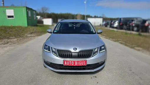 SKODA Octavia -