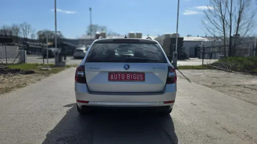 SKODA Octavia -