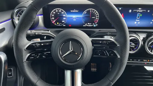 MERCEDES-BENZ A Klasa A 250 e PHEV AMG Line 8G-DCT