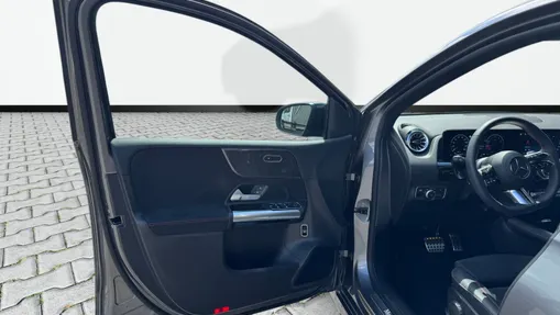 MERCEDES-BENZ B Klasa B 200 mHEV AMG Line 7G-DCT