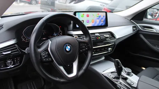 BMW Seria 5 530e xDrive Luxury Line aut