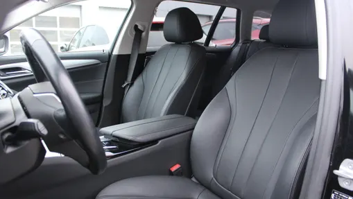 BMW Seria 5 530e xDrive Luxury Line aut