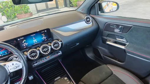 MERCEDES-BENZ GLA GLA 250 4-Matic AMG Line