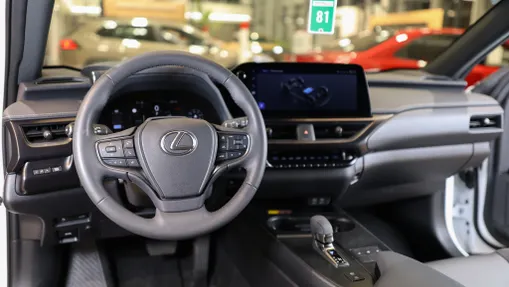 LEXUS UX UX 300h F Sport Design AWD