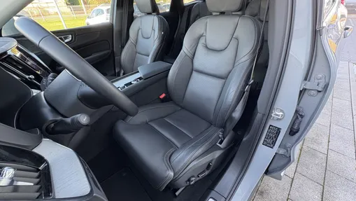 VOLVO XC60 XC60 T6 Plug-In Hybrid AWD Ultra Bright aut