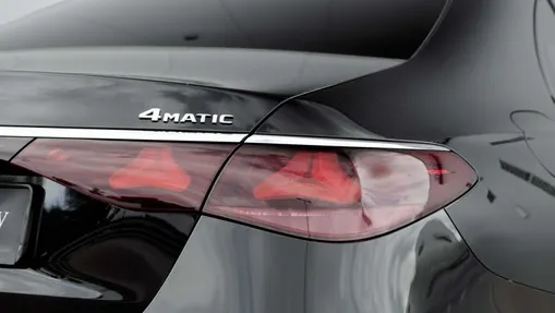 MERCEDES-BENZ E Klasa E 220 d mHEV 4-Matic AMG 9G-Tronic