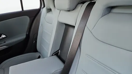 MERCEDES-BENZ A Klasa A 250 e PHEV AMG Line 8G-DCT