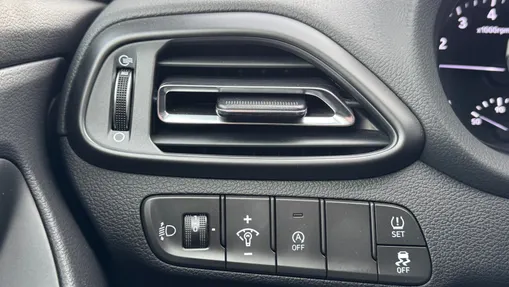 HYUNDAI i30 i30 1.0 T-GDI Smart DCT