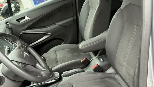 OPEL Crossland X -