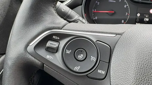 OPEL Crossland X -
