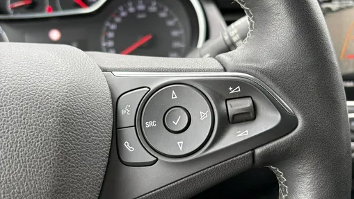 OPEL Crossland X -