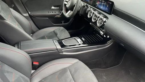 MERCEDES-BENZ A Klasa A 200 AMG Line 7G-DCT