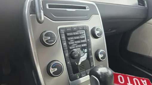 VOLVO XC70 -